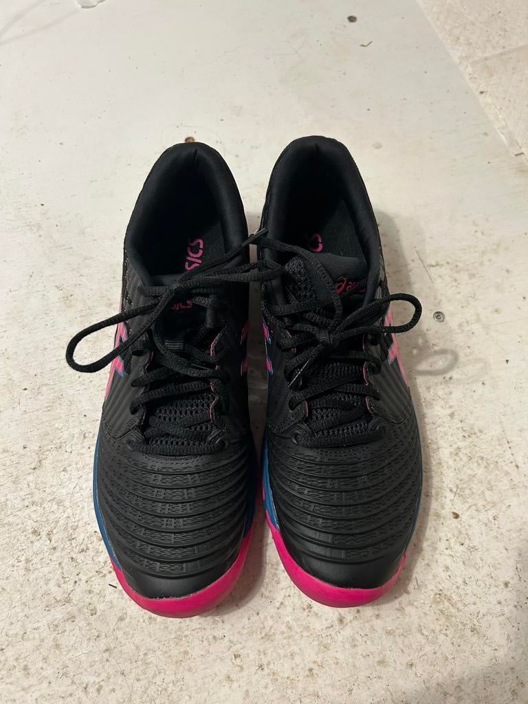 Nieuwe hockey outdoor asics mt 39,5, Sport en Fitness, Hockey, Ophalen, Zo goed als nieuw, Schoenen