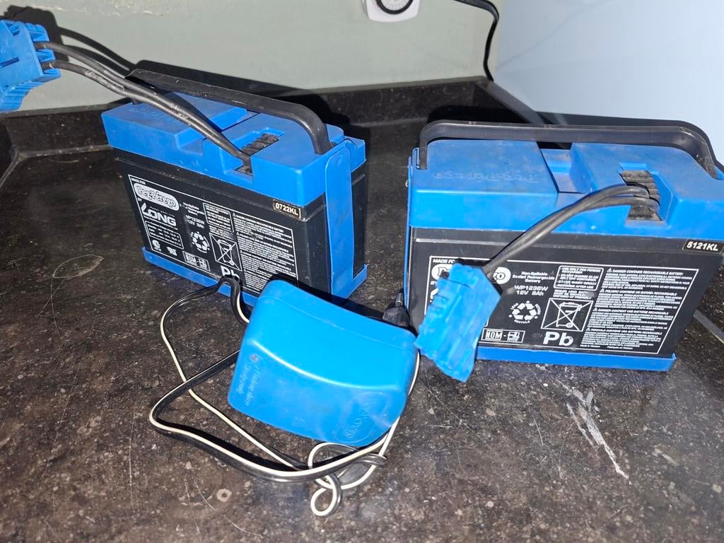 2x accu 12V 9Ah Peg Perego met oplader, Ophalen
