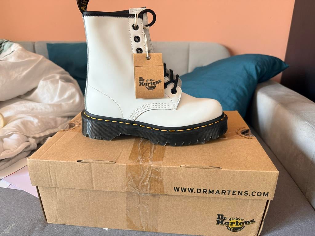 Dr. Martens Jadon Platform Boots Wit - Nieuw in doos, Kleding | Dames, Schoenen, Ophalen of Verzenden, Nieuw, Wit, Lage of Enkellaarzen