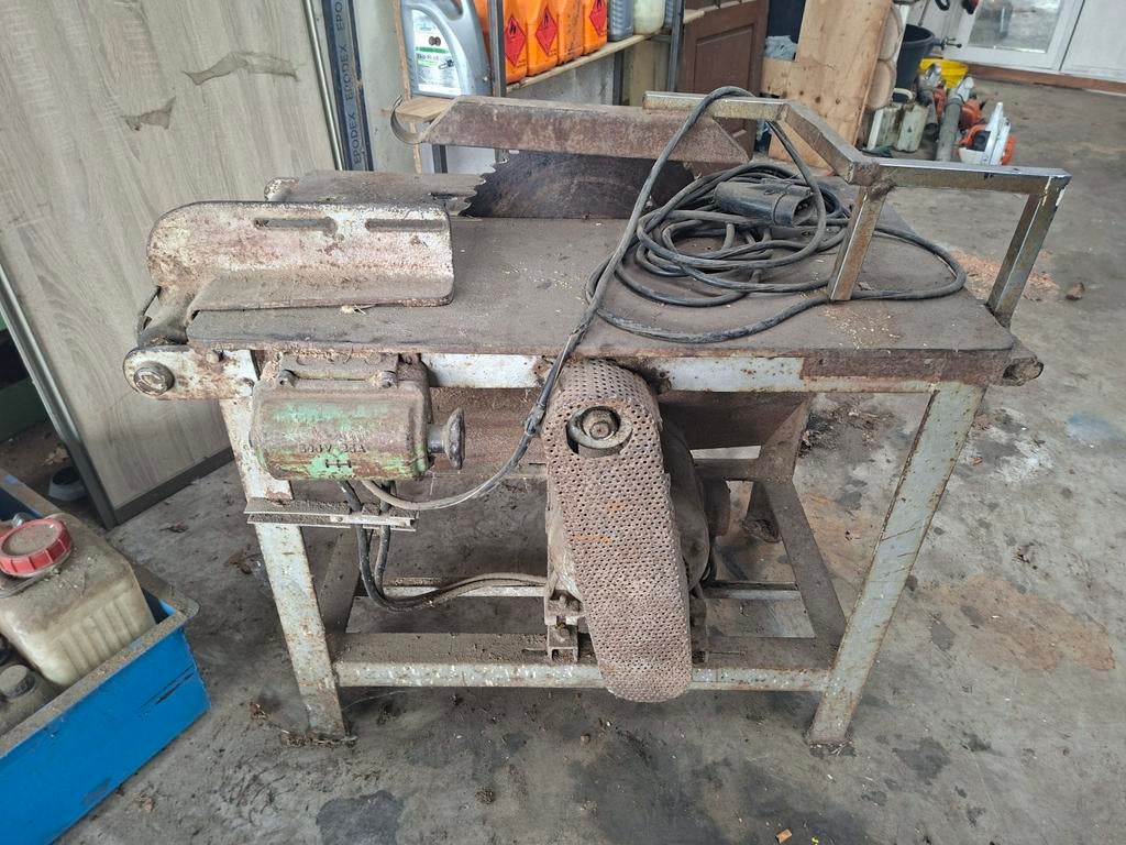 Robuuste Zaagtafel op Krachtstroom, Ophalen, Gebruikt, Cirkelzaag, 70 mm of meer