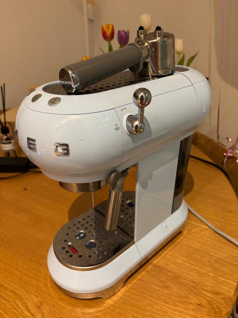 Smeg espresso maker, Witgoed en Apparatuur, Koffiezetapparaten, Ophalen, Zo goed als nieuw, Espresso apparaat