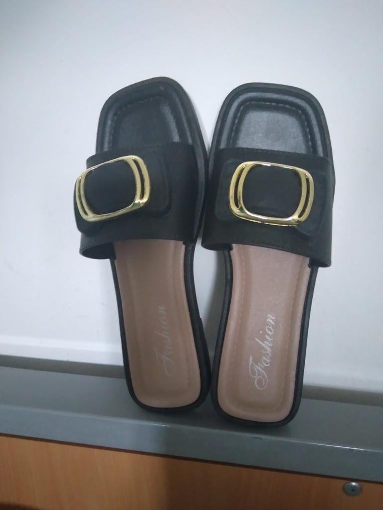 Mooi dames slippers nieuwe niet gebruik maat 40 41, Ophalen, Nieuw
