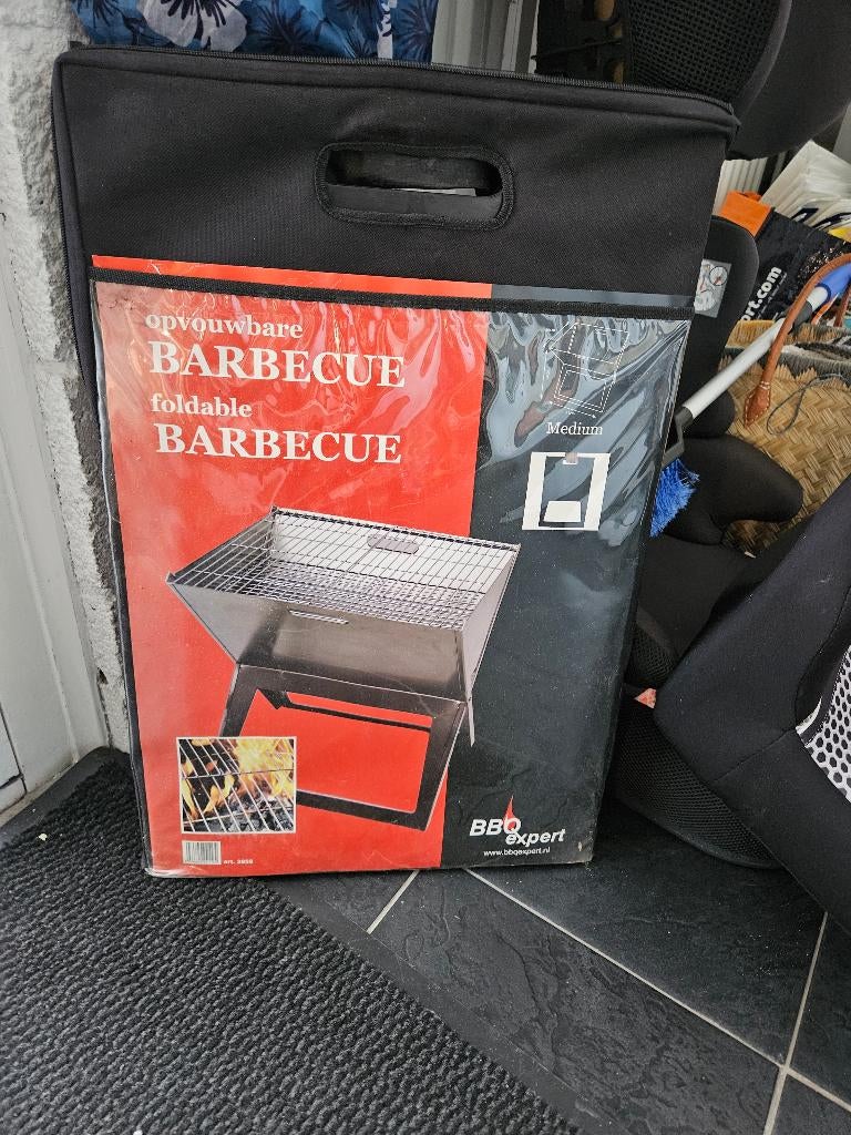 kleine opvouwbare  BBQ handig voor vakantie, Ophalen, Zo goed als nieuw