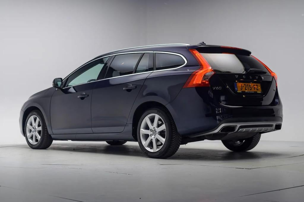 Volvo V60 2.0 T3 Summum [ Xenon Leder Navi Stoelverwarming ], Gebruikt, 4 cilinders, 1969 cc, Blauw
