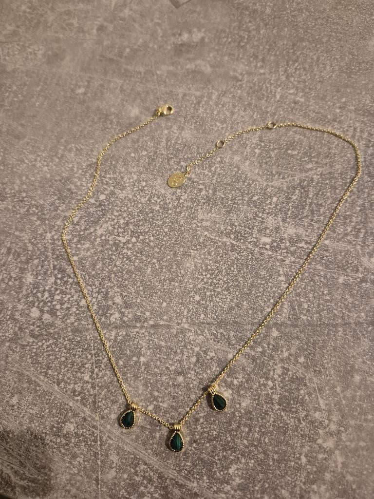 Gouden ketting Emma & Chloe Hanna met groene steentjes, Ophalen of Verzenden, Zo goed als nieuw, Goud, Goud