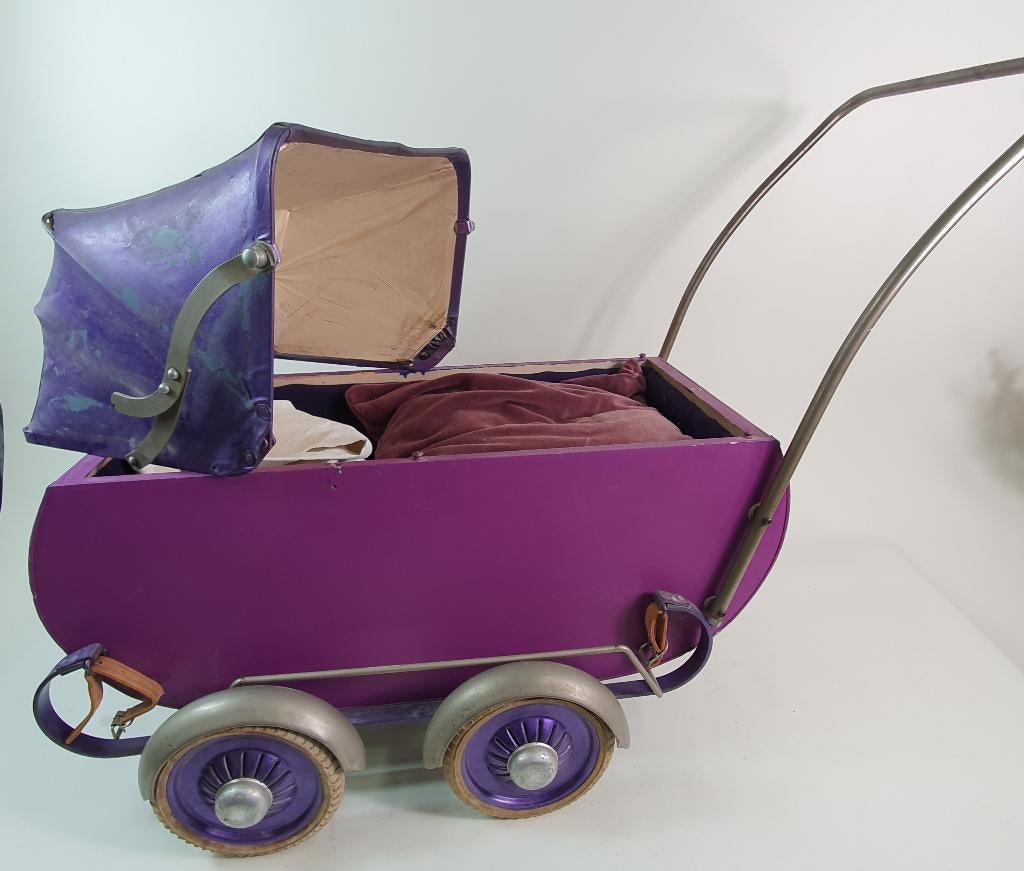 Vintage, antieke kinderwagen, poppenwagen, paars. S15, Verzamelen, Poppen, Tweedehands verkoop, Tweedehands verkoop, Gebruikt