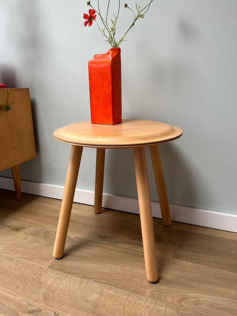 Ikea PS 2017 Jon Karlsson tafeltje, Huis en Inrichting, Tafels | Bijzettafels, Zo goed als nieuw, Rechthoekig, Minder dan 55 cm