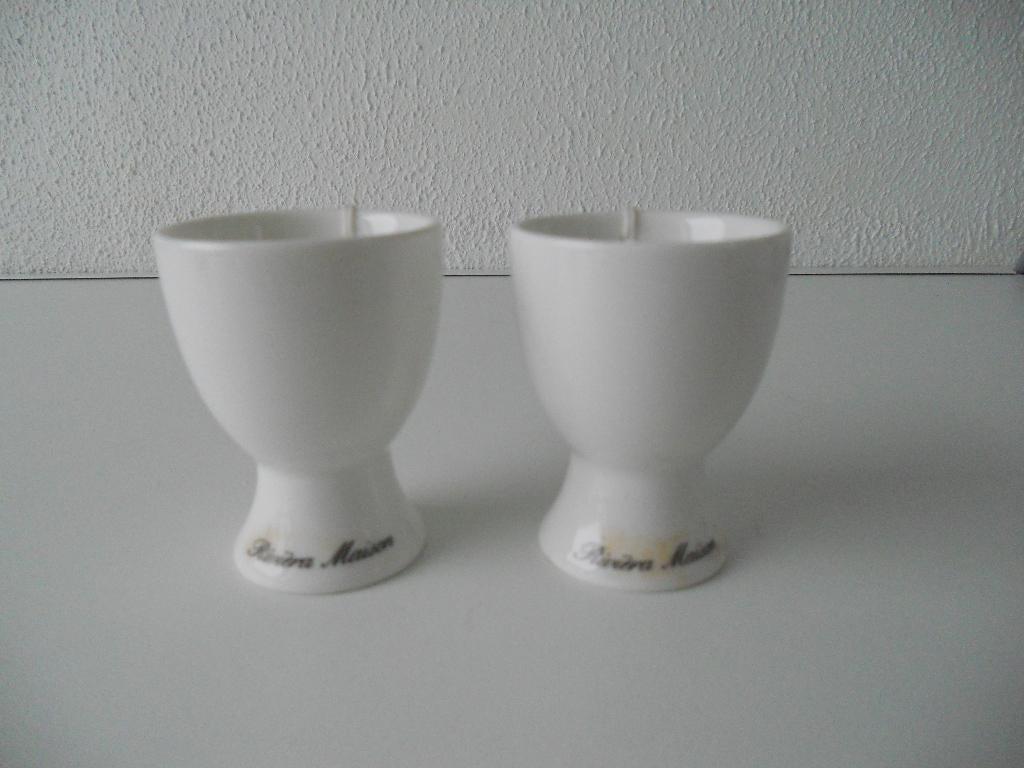 2 eierdopjes van Riviera Maison, Huis en Inrichting, Keuken | Servies, Ophalen of Verzenden, Zo goed als nieuw, Bord(en), Effen