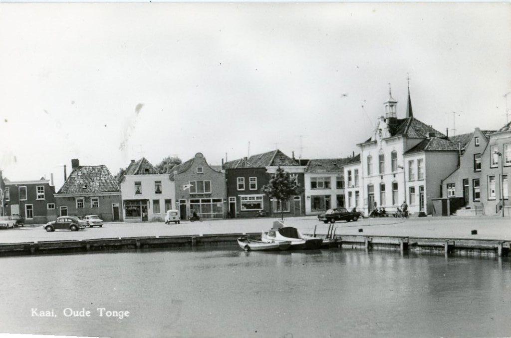 Oude Tonge Ansichtkaart, Ophalen of Verzenden, 1940 tot 1960