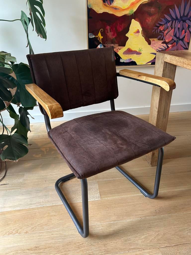 Vier MOOS eetkamerstoelen donkerbruin, Ophalen, Zo goed als nieuw, Bruin, Vier