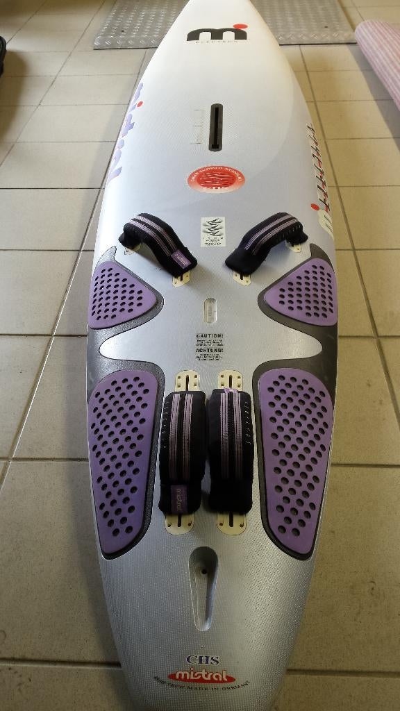 €100 nieuwstaat Mistral Electron windsurf board, Watersport en Boten, Ophalen, Nieuw, Overige typen, Minder dan 5 m²