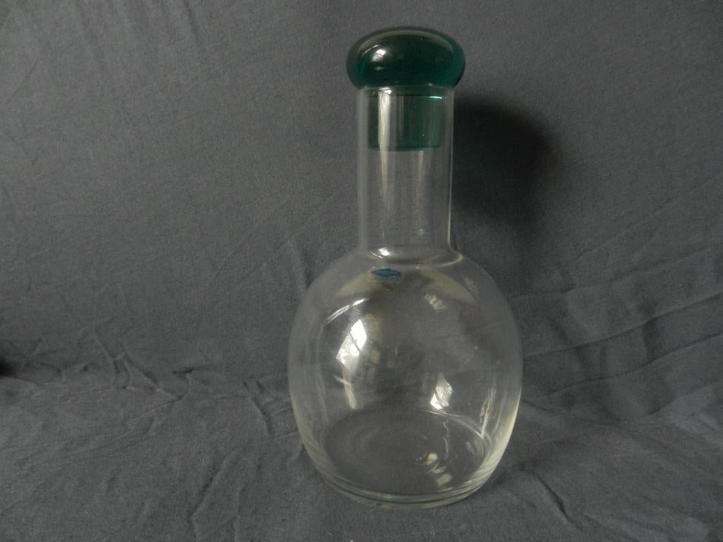 Fraaie glazen karaf Nuutajarvi Finland Nieuwstaat h. 25,5 cm, Antiek en Kunst, Antiek | Glas en Kristal, Ophalen of Verzenden