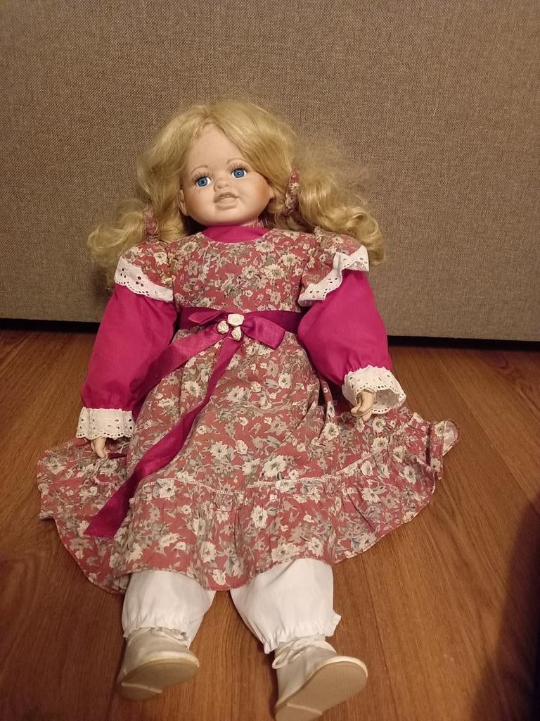 Vintage Porseleinen Pop met Bloemjurk, Ophalen of Verzenden, Gebruikt, Overige typen