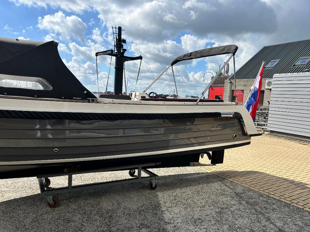 Intender 820 (2020), Ophalen, Gebruikt, 6 meter of meer, Aluminium