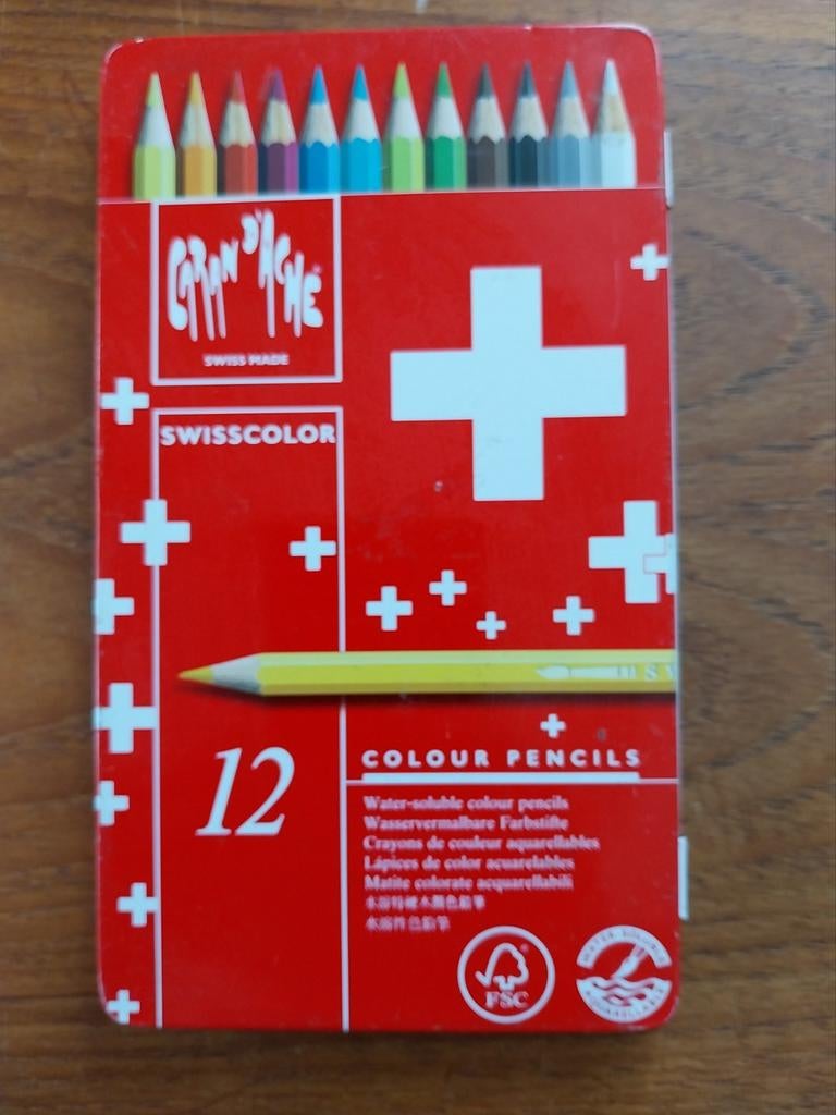Halfvol Doosje Kleurpotloden Caran d'Ache en Tante Brocante, Hobby en Vrije tijd, Tekenen, Ophalen of Verzenden, Overige typen