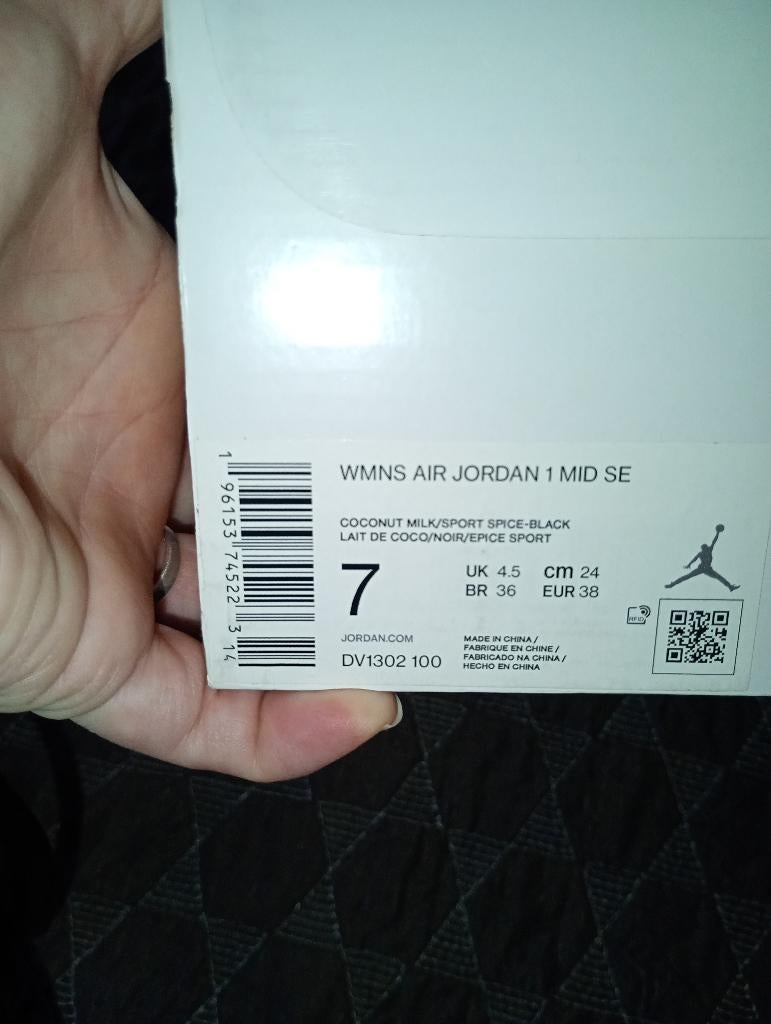 Nike Jordan mid 1 nieuw in doos, Ophalen of Verzenden, Nieuw, Schoenen
