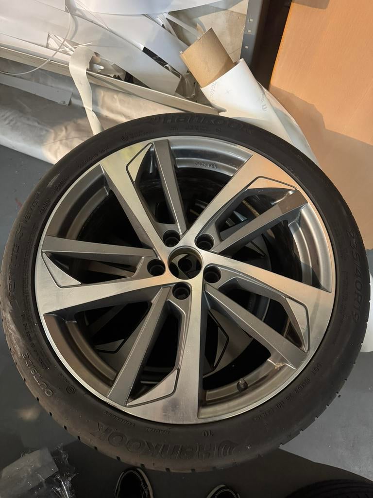 Audi RS4 velgen met banden Hankook 235 40 19, 19 inch, Ophalen of Verzenden, 235 mm, Band(en)