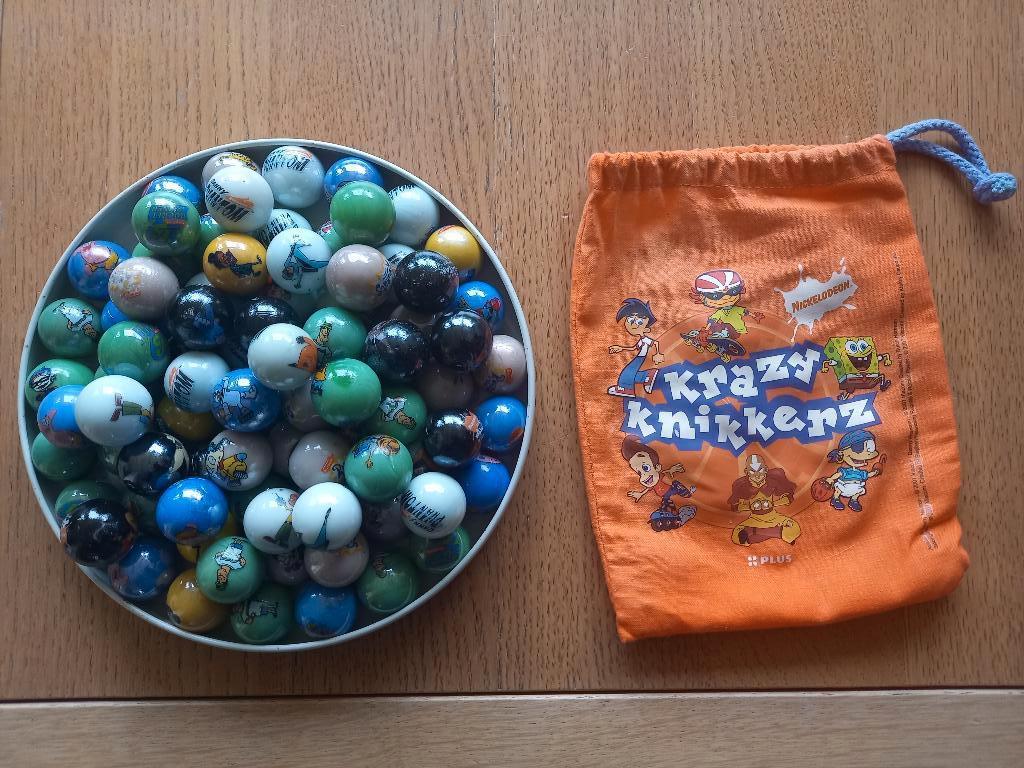 84 stuks Krazy Knikkerz Nickelodeon met zak, Verzamelen, Supermarktacties, Plus, Ophalen