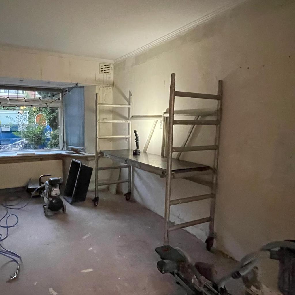 Kamersteiger Altrex in Utrecht huren € 25 p/week, Doe-het-zelf en Verbouw, Steigers, Ophalen, Zo goed als nieuw, Rolsteiger of Kamersteiger