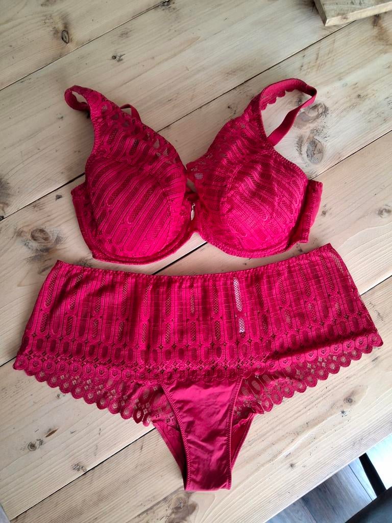 Prima Donna Twist Rood, setje, Los Ayala, €50, Prima Donna, Verzenden, Rood, Setje