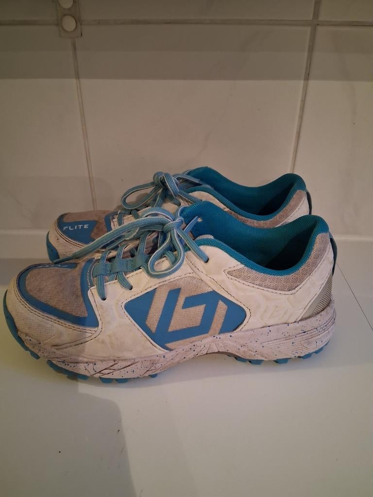 Hockeyschoenen mt 35, Ophalen, Gebruikt, Schoenen