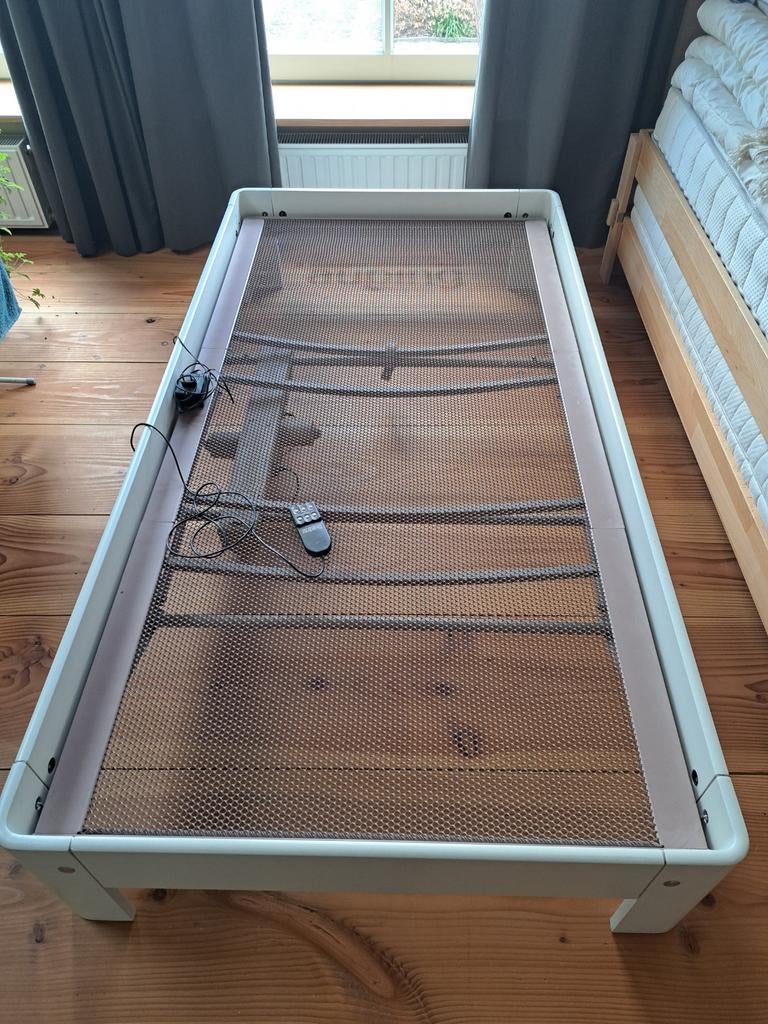 Auping Auronde Wit bed met elektrisch verstelbaar spiraal, Ophalen, 90 cm, Eenpersoons, Wit