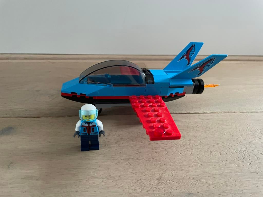 Lego City Stuntvliegtuig 60323 met Piloot, Ophalen of Verzenden, Zo goed als nieuw, Complete set, Lego