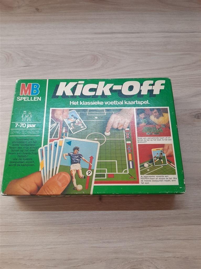 Kick-Off het klassieke voetbal kaartspel - s3745, Verzenden, Zo goed als nieuw