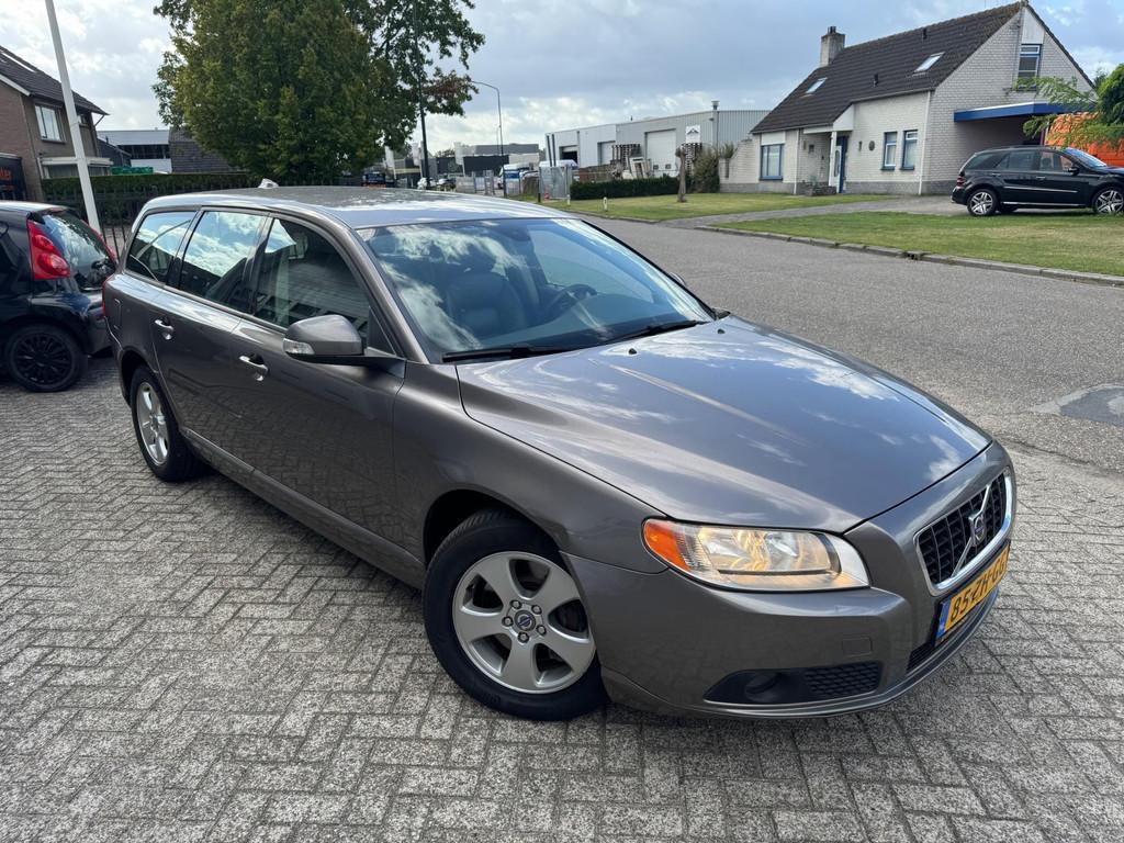 Volvo V70 2.4D Momentum Airco AUTOMAAT, Parkeersensor, 163 pk, Diesel, Euro 4