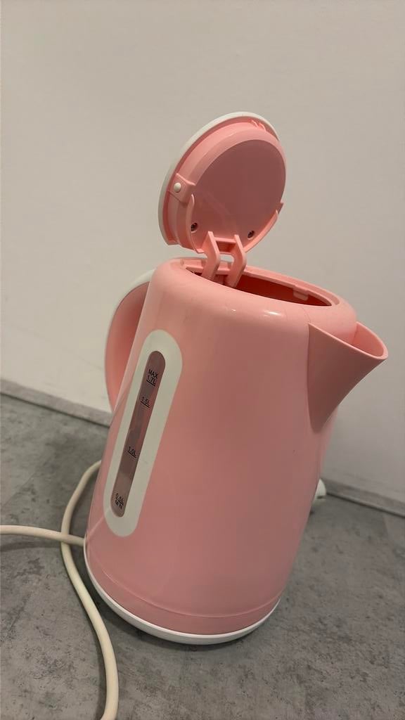 Roze waterkoker, Witgoed en Apparatuur, Waterkokers, 1 tot 2 liter, Ophalen of Verzenden, Zo goed als nieuw