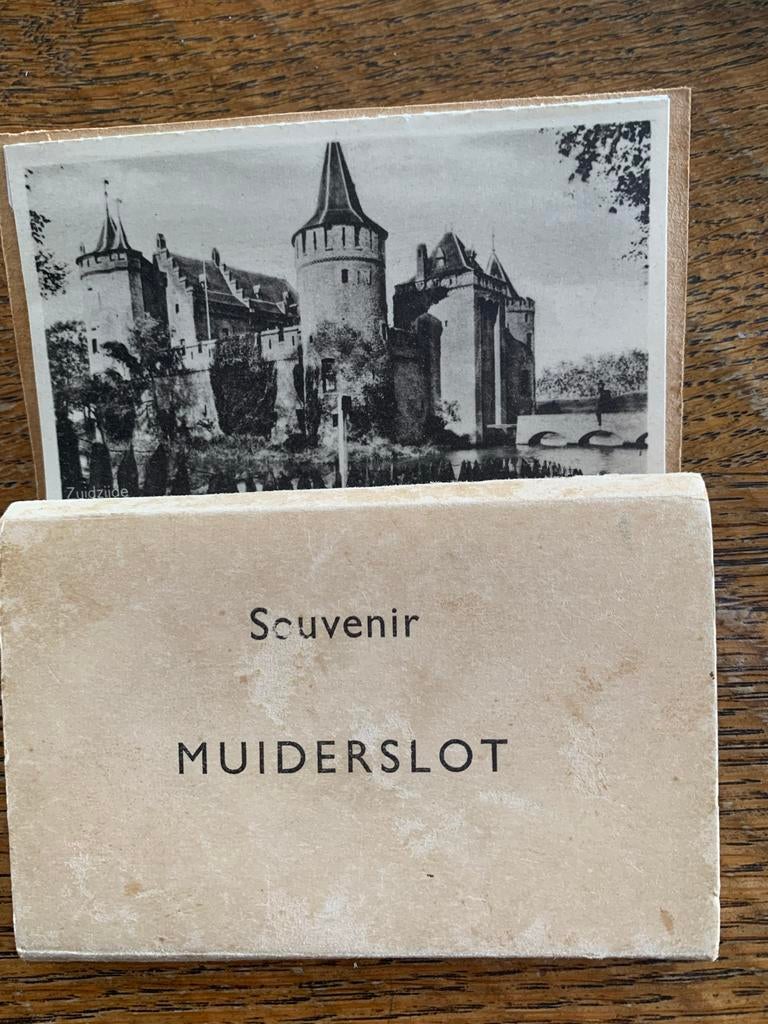 Mapje met 10 kleine zwart/wit fototjes van het Muiderslot, 1960 tot 1980, Foto, Ophalen of Verzenden, Zo goed als nieuw