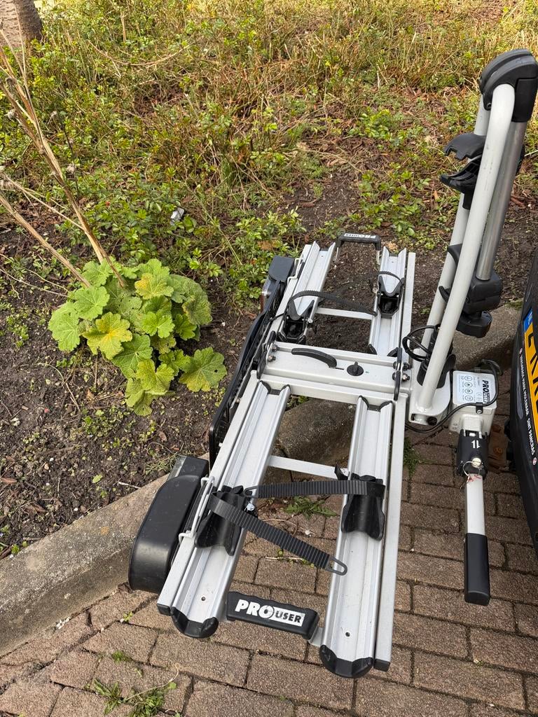 Prouser Diamant fietsendrager 2 e-bikes (max 60kg) + hoes, Auto diversen, Fietsendragers, Ophalen, Gebruikt, 2 fietsen, Trekhaakdrager