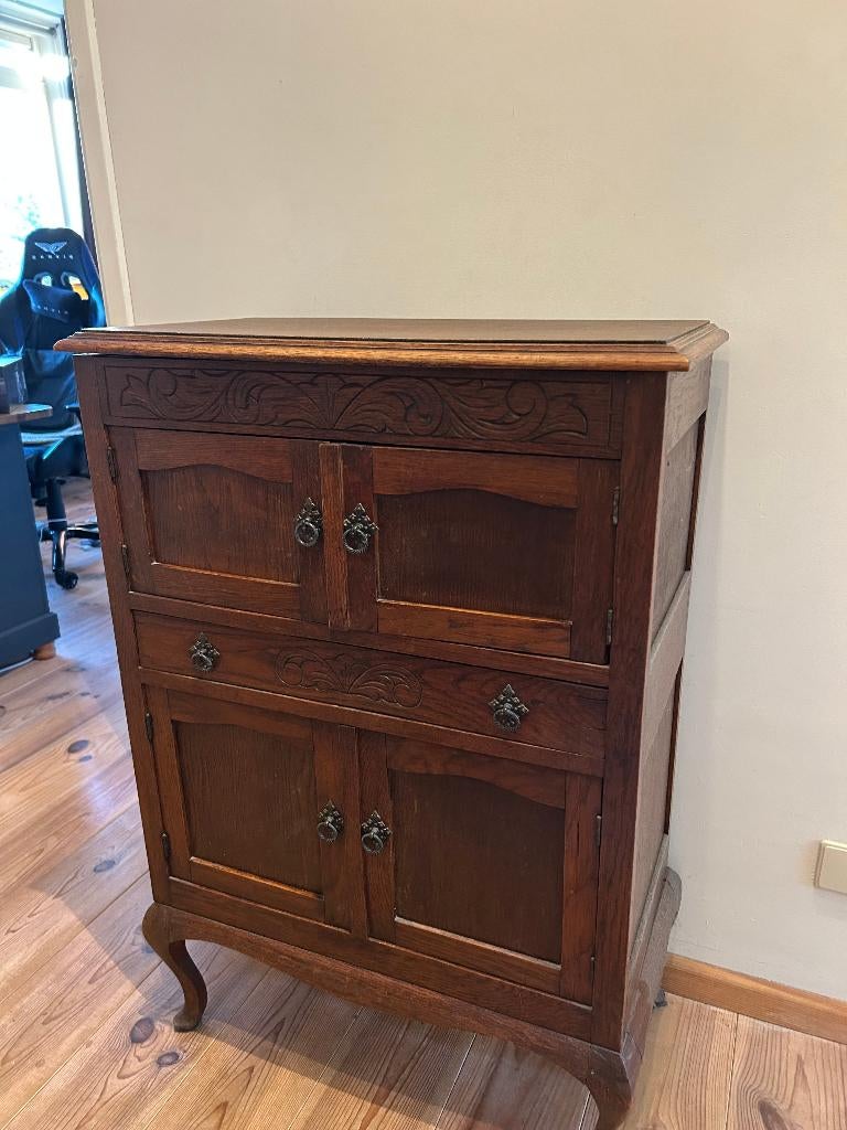 klassieke kast / drankkast in Louis XV-stijl, Ophalen