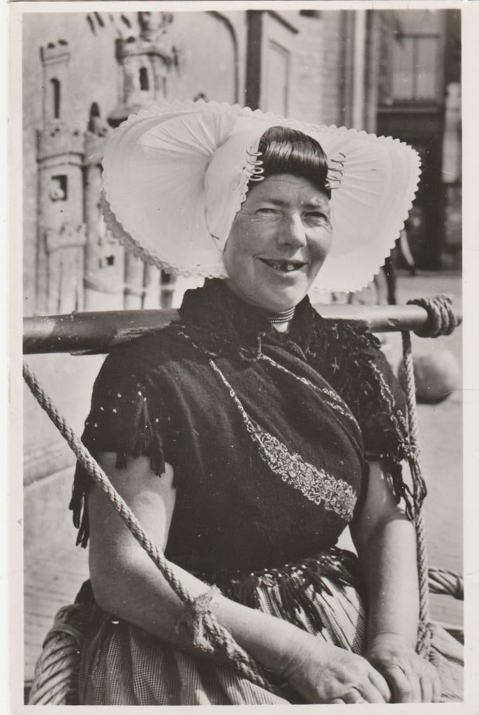 zeeuwsche vischverkoopster, Ophalen of Verzenden, Friesland