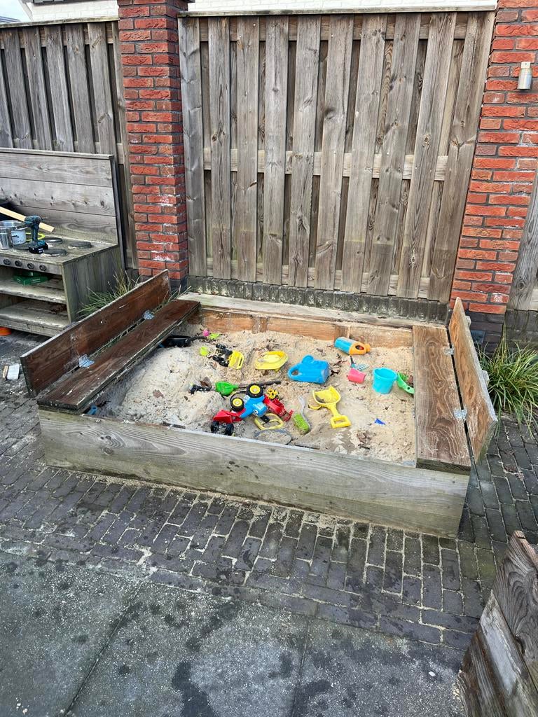 Houten douglas zandbak met deksel, Ophalen, Gebruikt