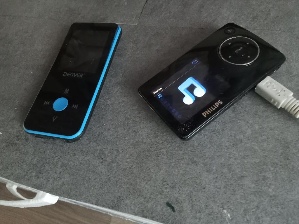 Te koop 2 ipods Philips en denver, Ophalen, Zo goed als nieuw