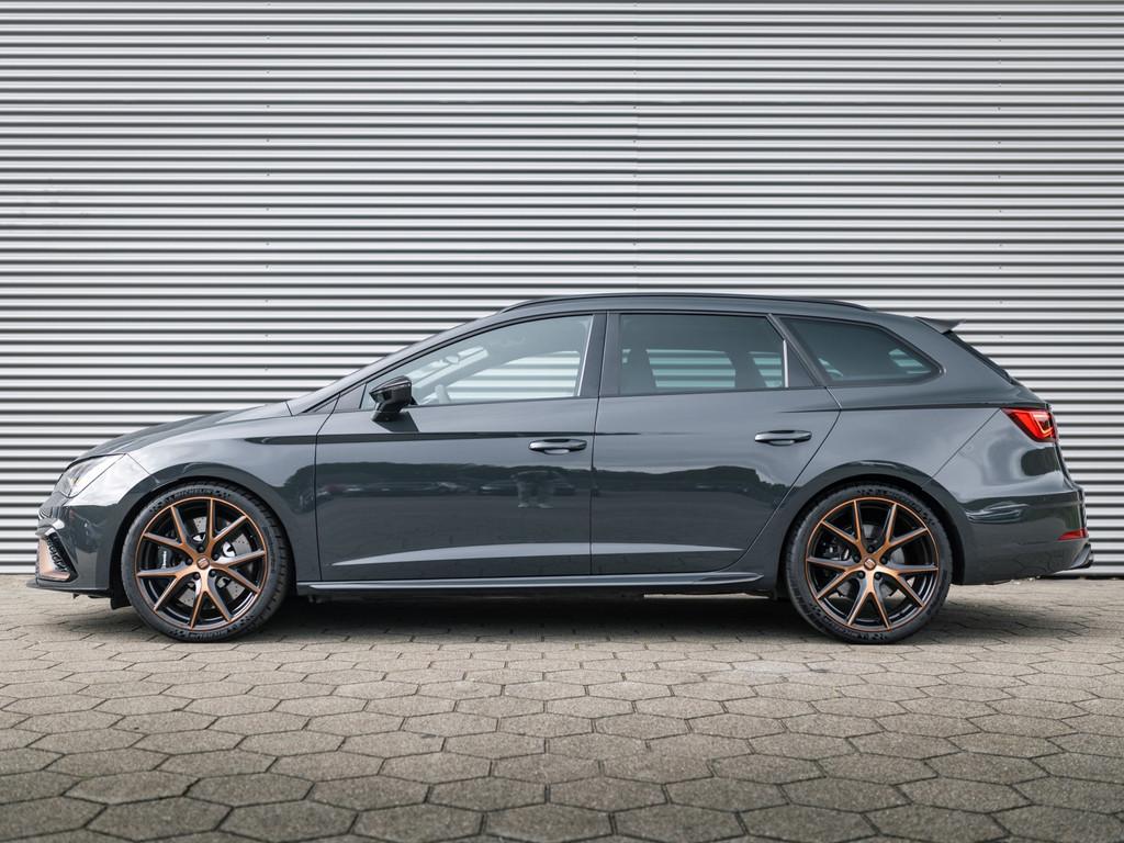 SEAT Leon ST 2.0 TSI CUPRA R 4DRIVE BLACKNESS GREY CARBON, Automaat, Gebruikt, Zwart, 4 cilinders