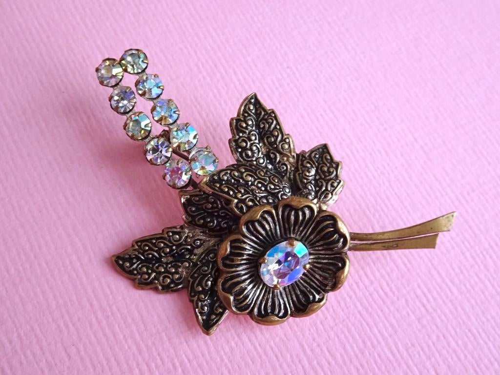 jwg Vintage 40s bloem broche aurora borealis strass koper, Verzenden, Overige materialen, Broche