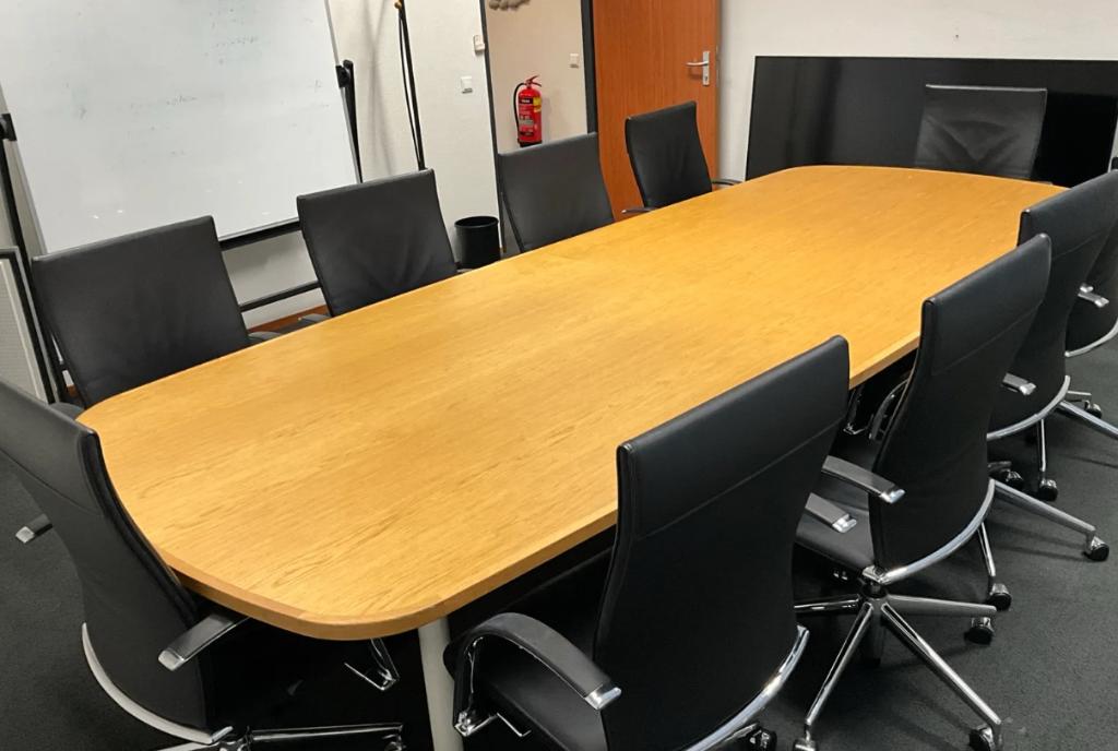 Vergadertafel - Vitra eikenhout 332x137x73, Ophalen, 100 tot 150 cm, Eikenhout, 200 cm of meer