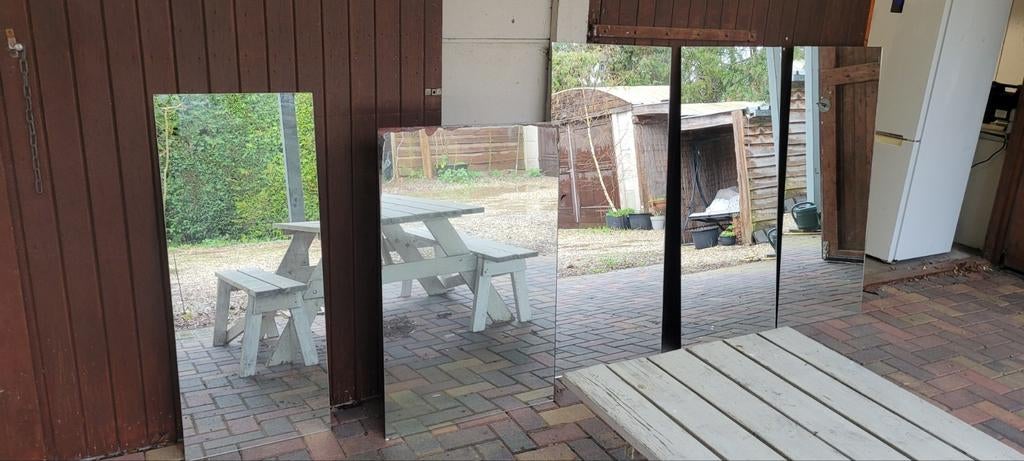 Nog 4  spiegels, Ophalen