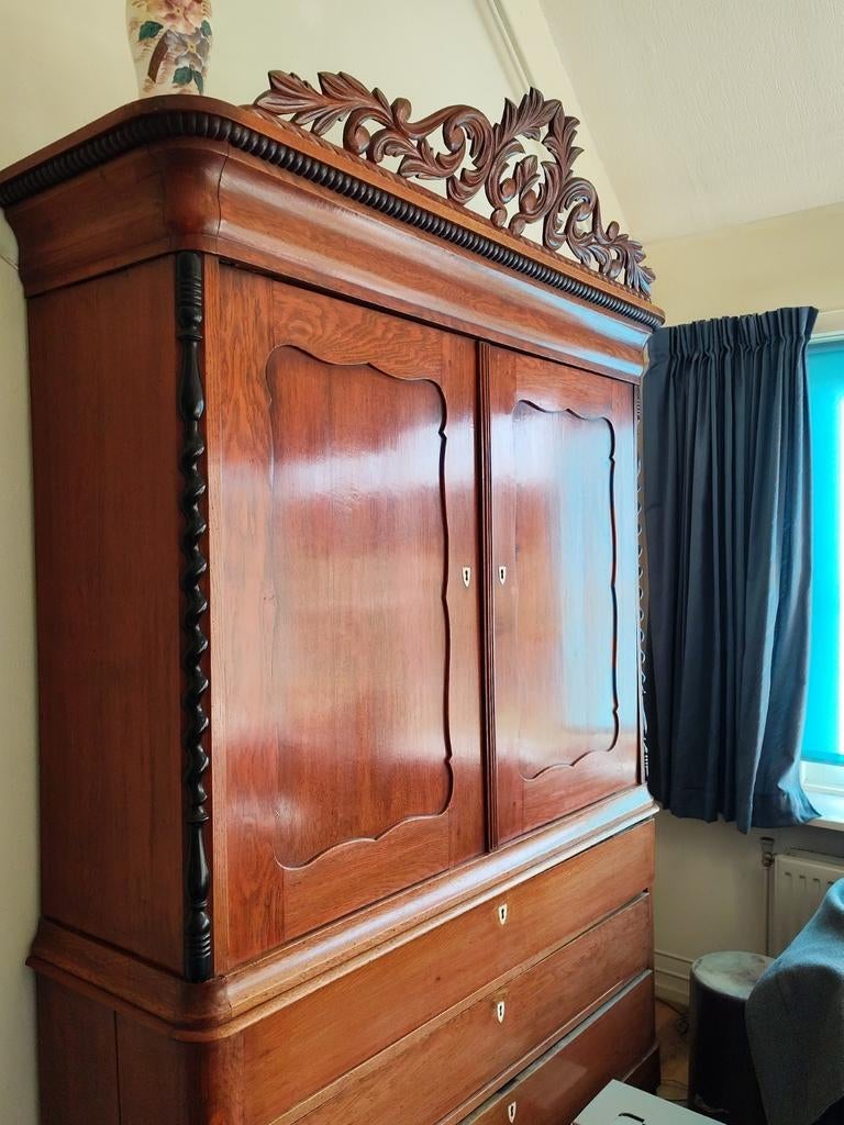 Kabinetkast antiek, Ophalen