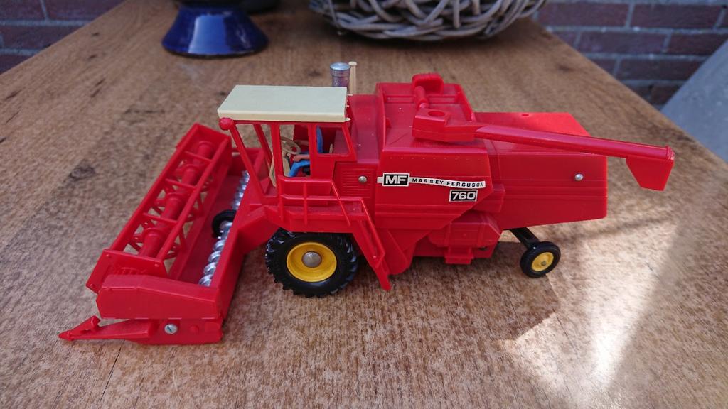 Britains 9570 Massey Ferguson 780 combine harvester, Ophalen of Verzenden, Gebruikt, Tractor of Landbouw, Britains