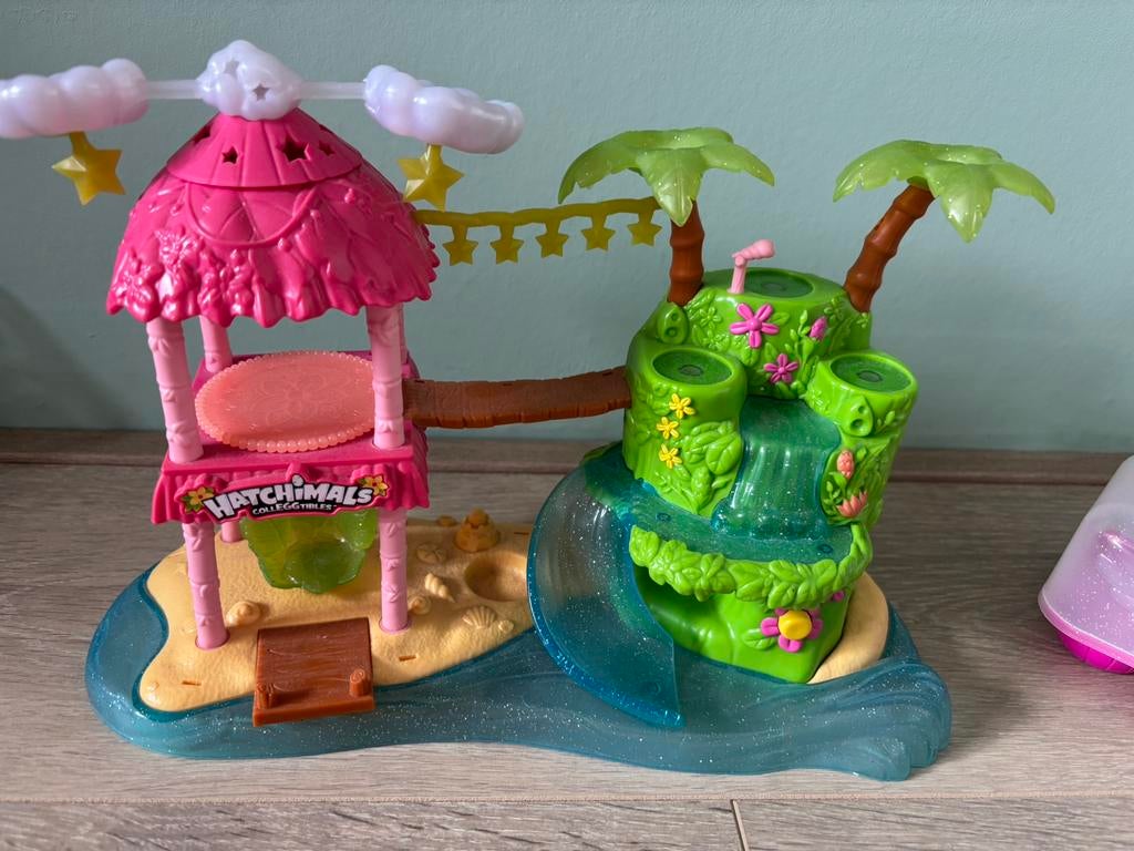 Hatchimals verzameling met speelboom, Ophalen of Verzenden, Zo goed als nieuw
