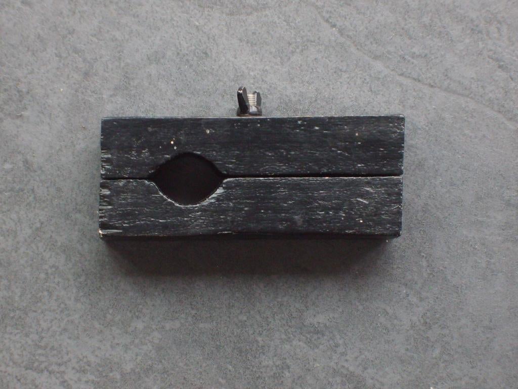 Houten bevestiging voor om een buis om bijv. een antenne., Ophalen of Verzenden, Gebruikt