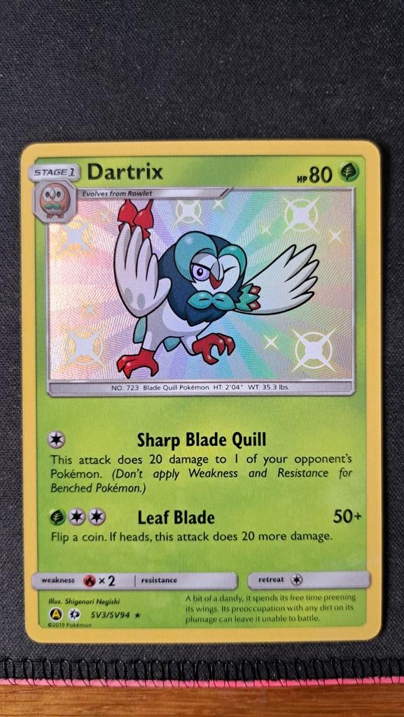Dartrix Hidden Fates Shiny Vault HIF SV 3 Pokémon, Hobby en Vrije tijd, Verzamelkaartspellen | Pokémon, Verzenden, Nieuw, Losse kaart