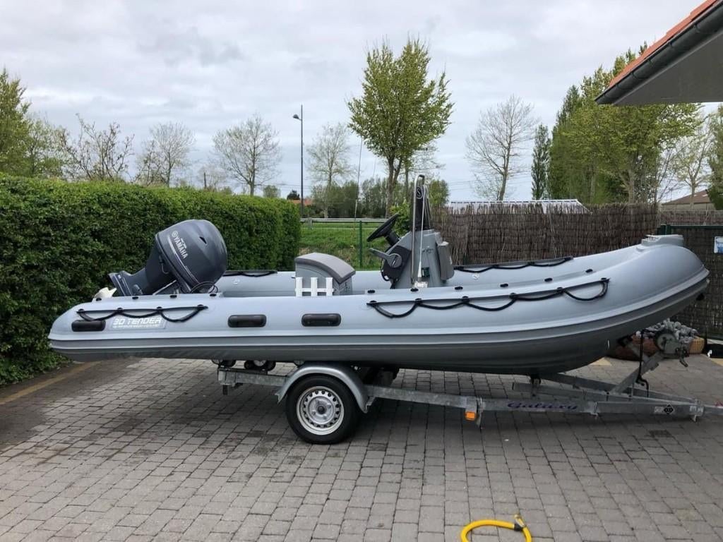 RIB 3D TENDER Bwj:2017  5.5m op aanhanger 50PK /161uren, Ophalen, Yamaha, Zo goed als nieuw, Benzine