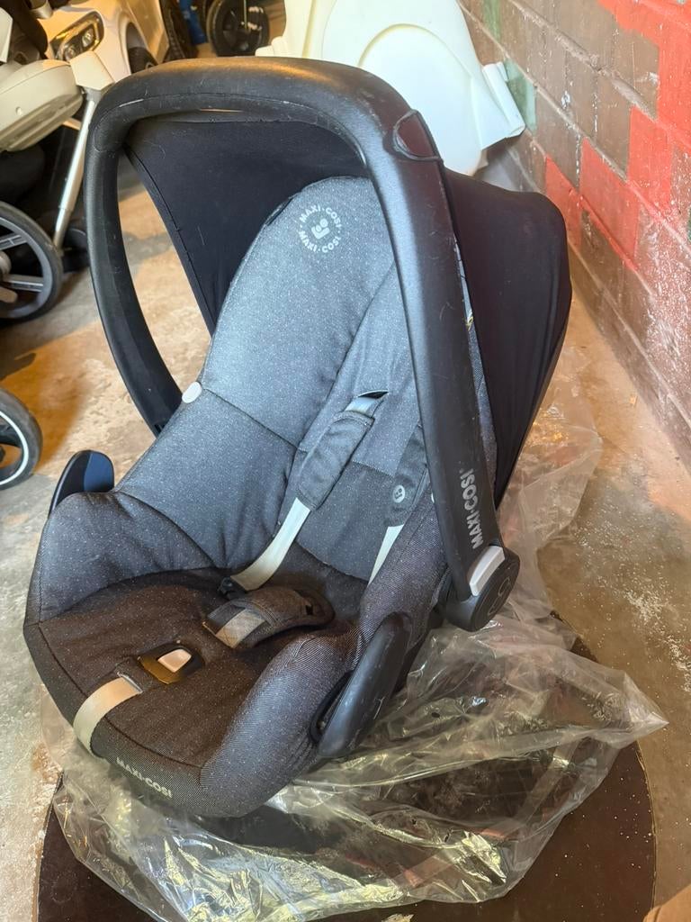 Maxi cosi autostoel, Ophalen, Autogordel, 9 t/m 18 kg, Zo goed als nieuw