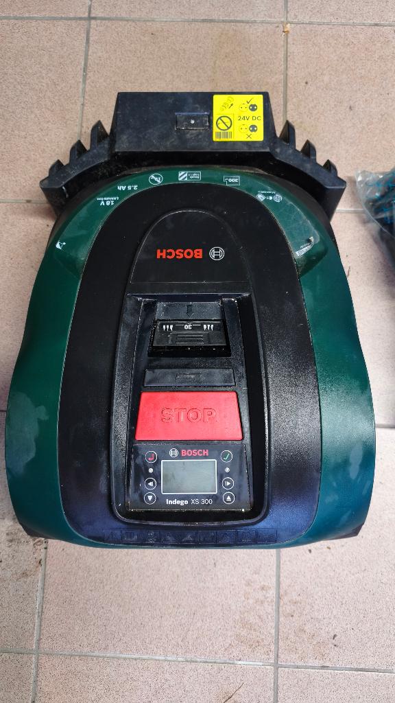 Bosch indego xs300 robotmaaier, Tuin en Terras, Robotmaaiers, Ophalen, Gebruikt, Minder dan 20 cm, Bosch
