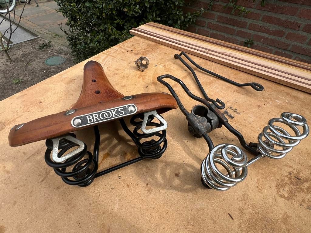 Brooks B67s zadel, twee zadelbruggen en acc., Fietsen en Brommers, Fietsaccessoires | Overige Fietsaccessoires, Ophalen of Verzenden