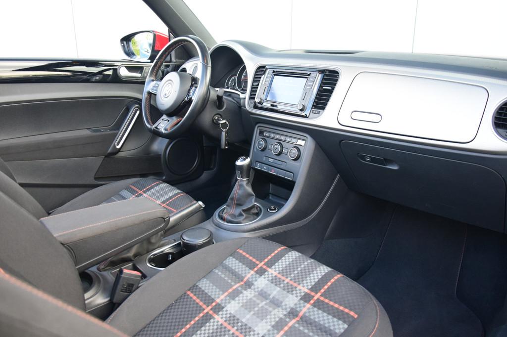 Volkswagen Beetle Cabriolet 1.2 TSI Design Club BlueMotion S, Voorwielaandrijving, Stof, Gebruikt, 4 cilinders